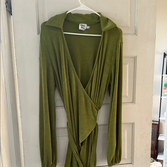 Princess Polly Party Time Wrap Dress - Picture 2 of 4